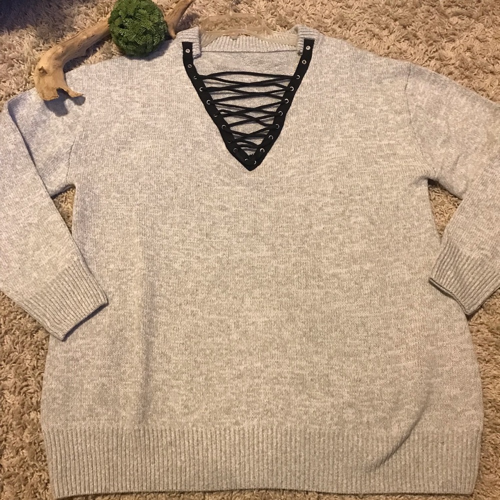 ⭐️Fantastic Gray Sweater⭐️
